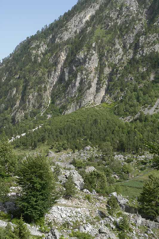 Cliffs near Dragobi