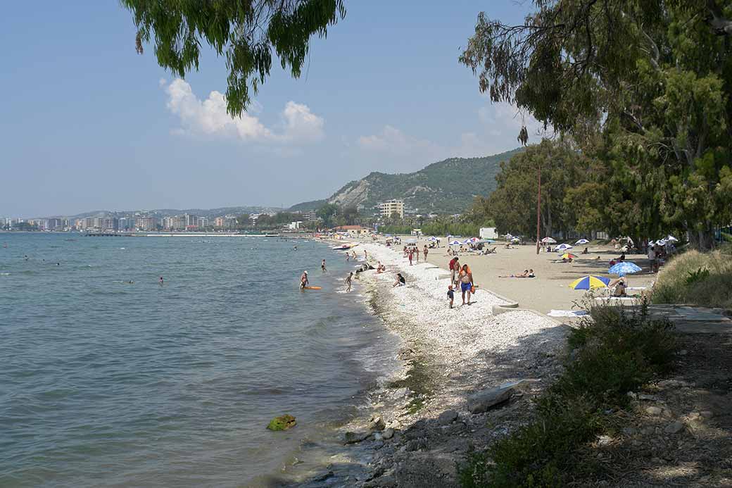 Uji i Ftohtë beach