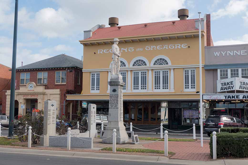 Regent Theatre, War Memorial