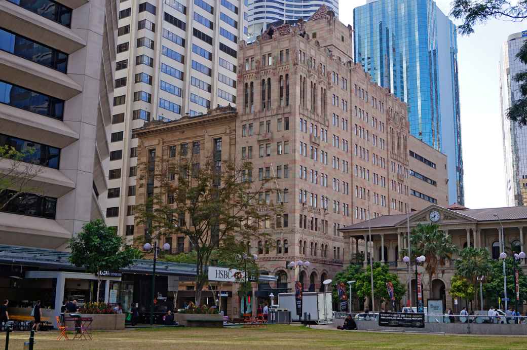 Manor Apartments, Queen Street