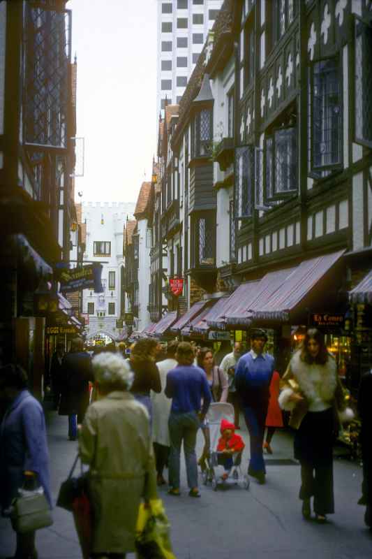 Narrow street, Perth