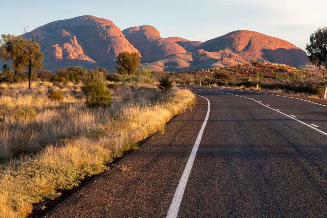 Road to Kata Tjuta