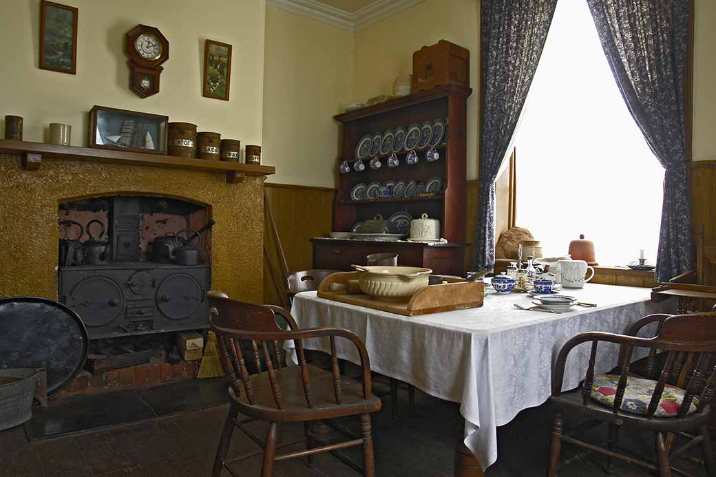 Cottage dining room