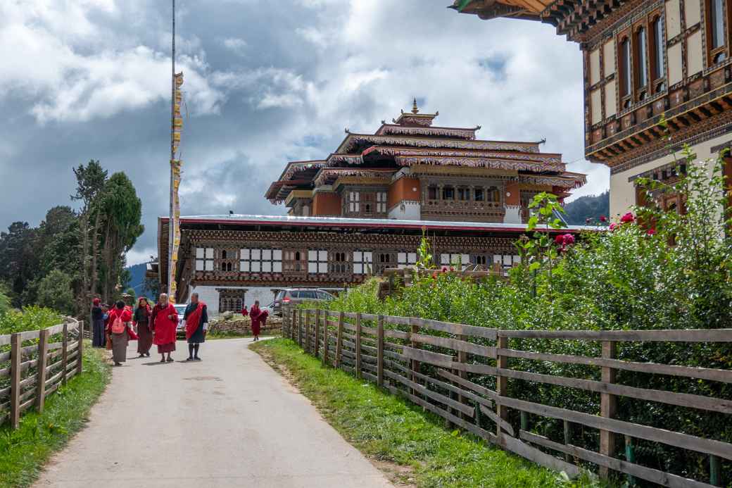 Path to Gangtey Monastery