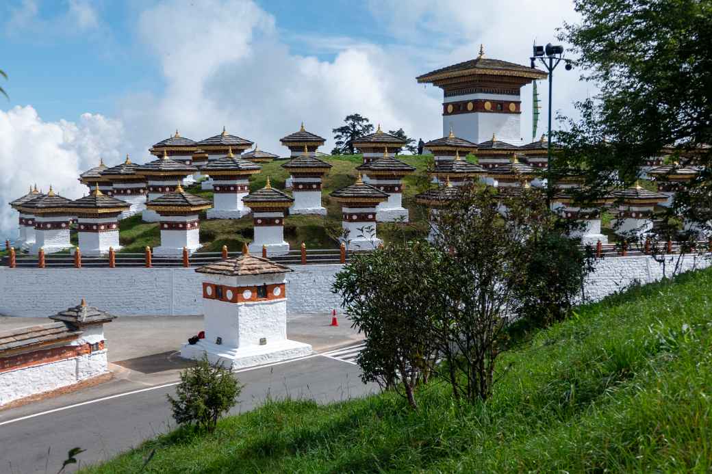 Memorial chortens at Dochu La Pass