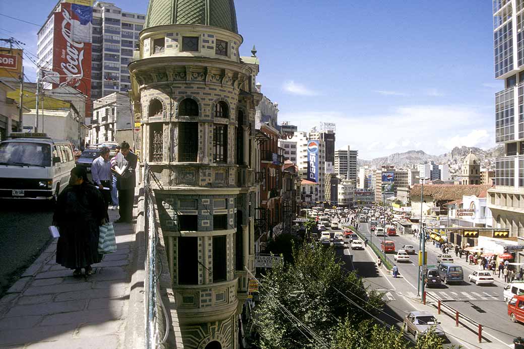 Avenida Mariscal Santa Cruz