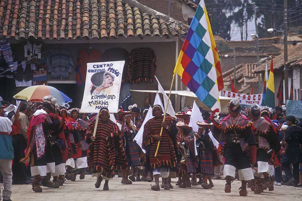 Pujllay group entering