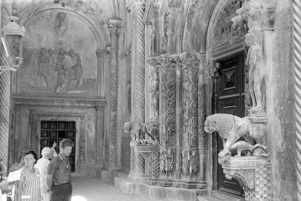 Carvings Romanesque door cathedral