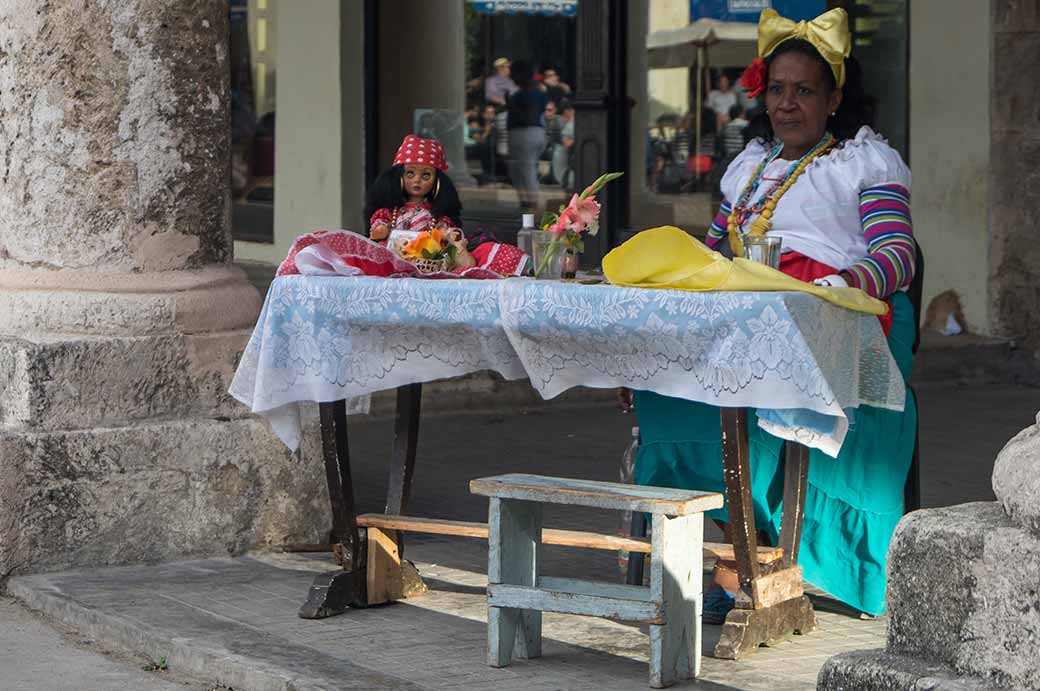 Womman on Plaza Vieja