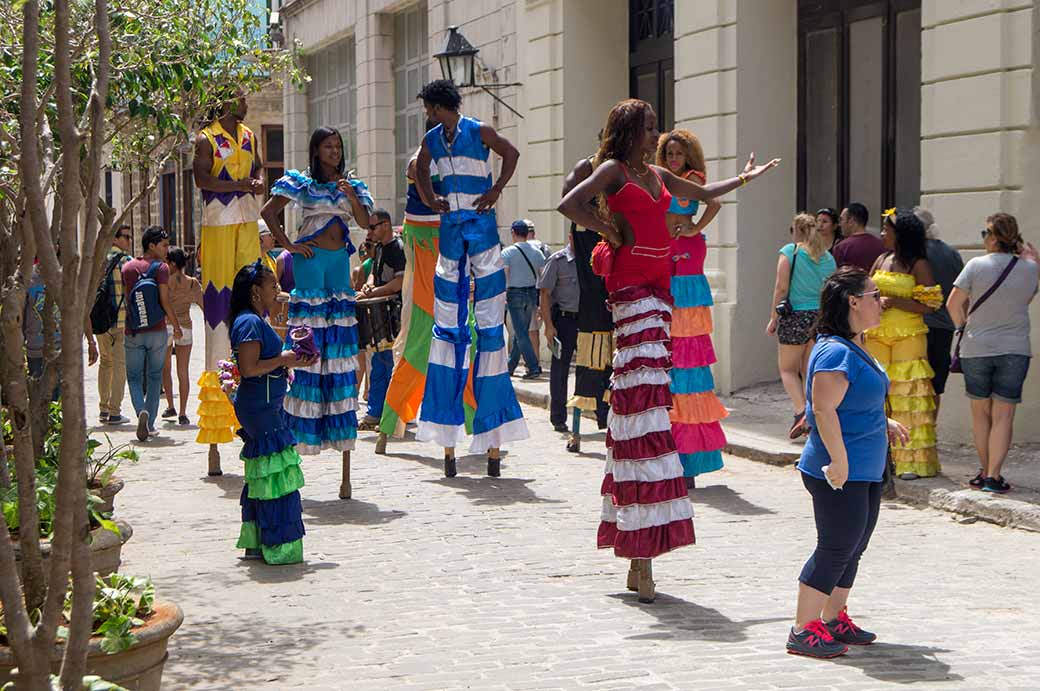 Street performers, Old Havana