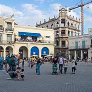 Modern sculptures, Plaza Vieja