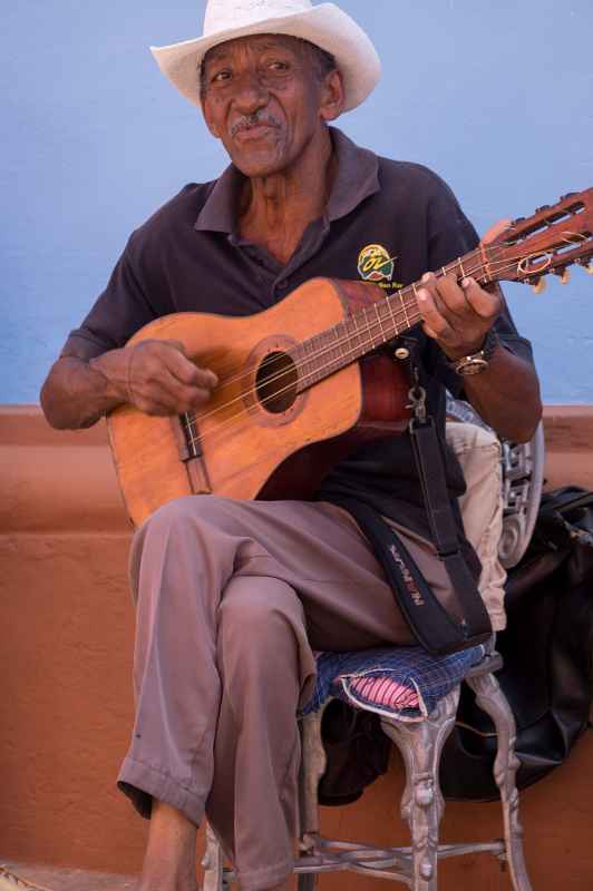 'Los Pinos' music group, Trinidad