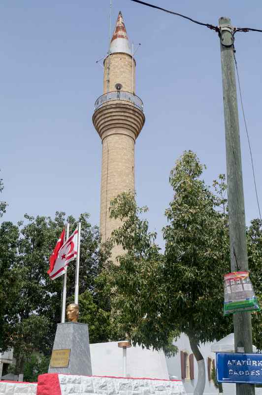 Kemal Atatürk bust, Büyükkonuk