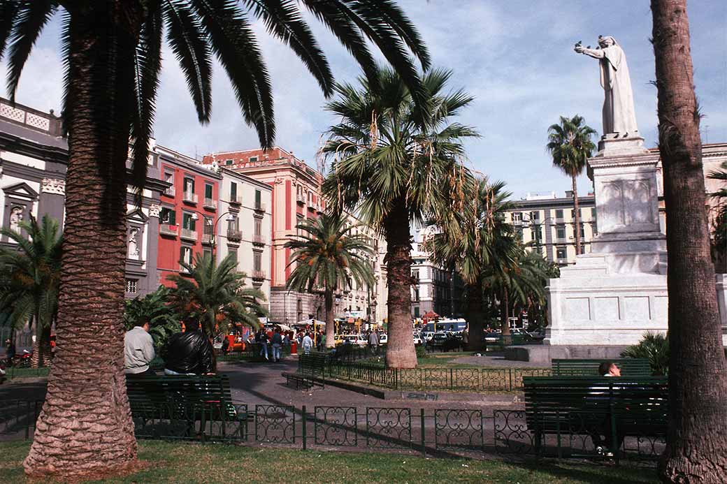 Piazza Dante, Naples