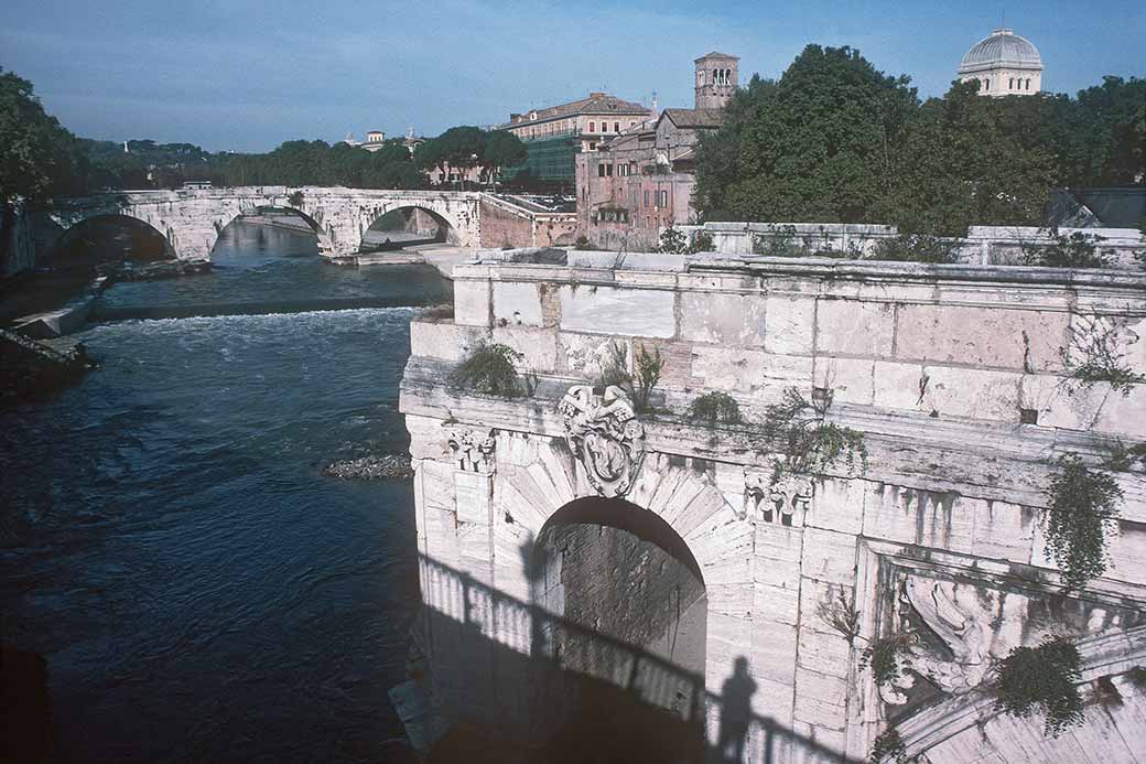 Ponte Rotto