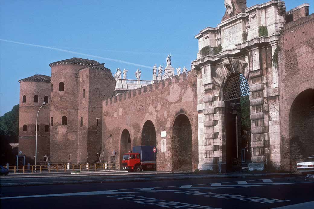 Porta San Giovanni