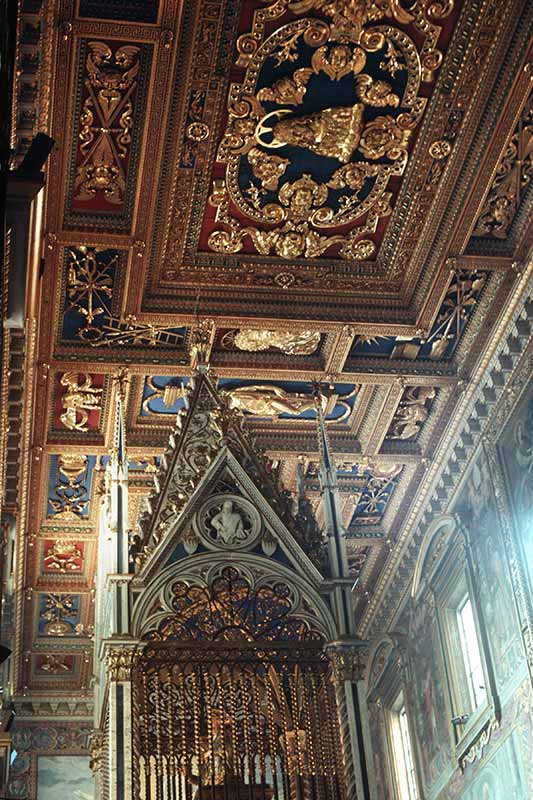 Tabernacle and ceiling