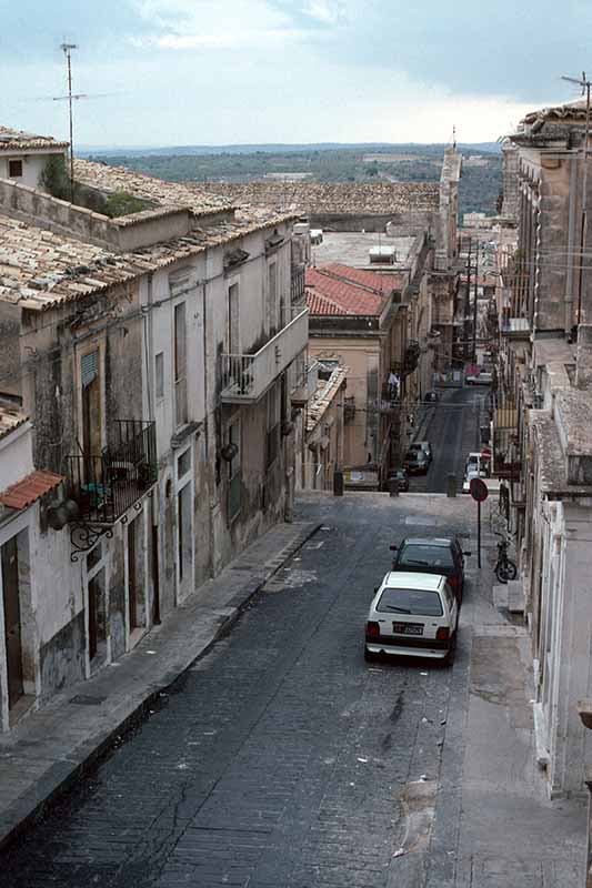 Street, Noto