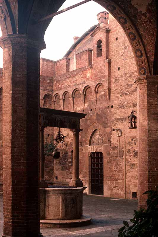 Siena courtyard