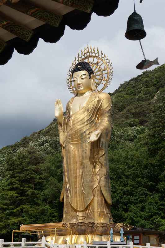 Maitreya Buddha statue