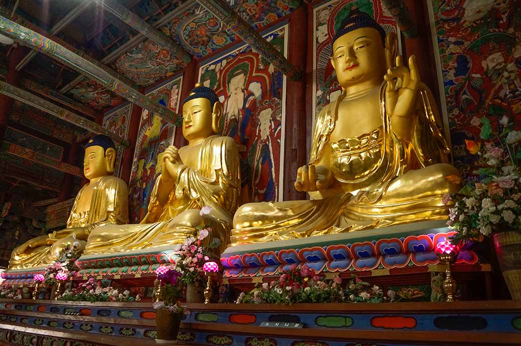 Buddha statues