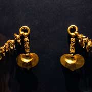 Earrings of King Muryeong