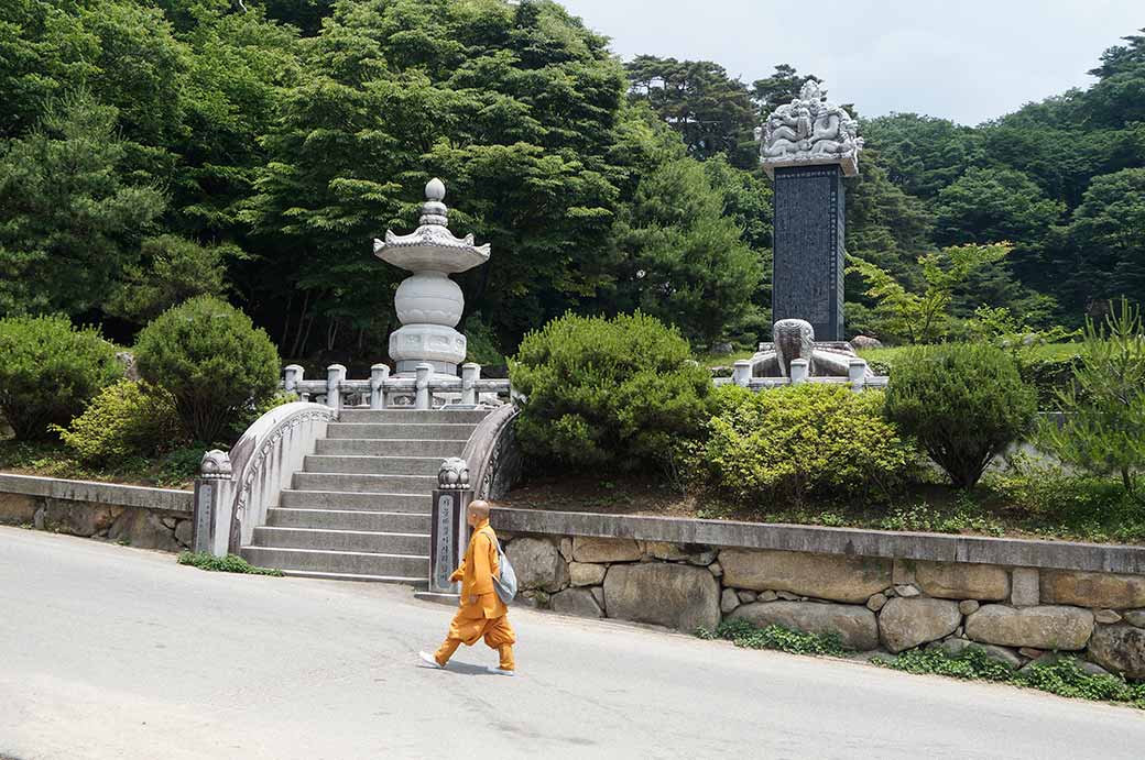 Stele and monk, Haeinsa