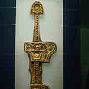 Silla jeweled sword