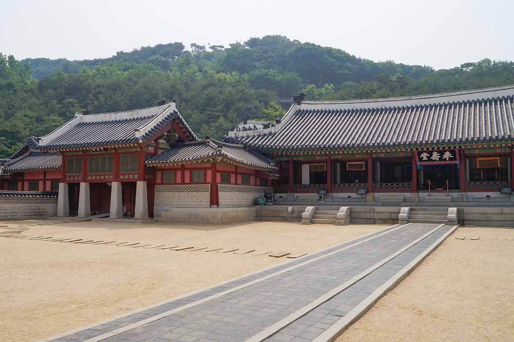 Bongsudang, main building