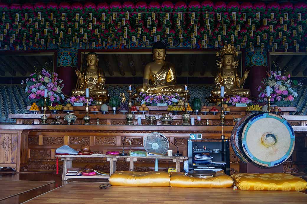 Buddha statues, Sanbaggulsa