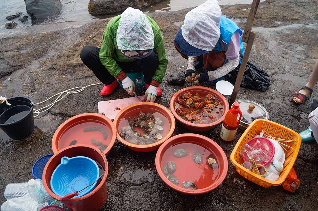 Selling seafood