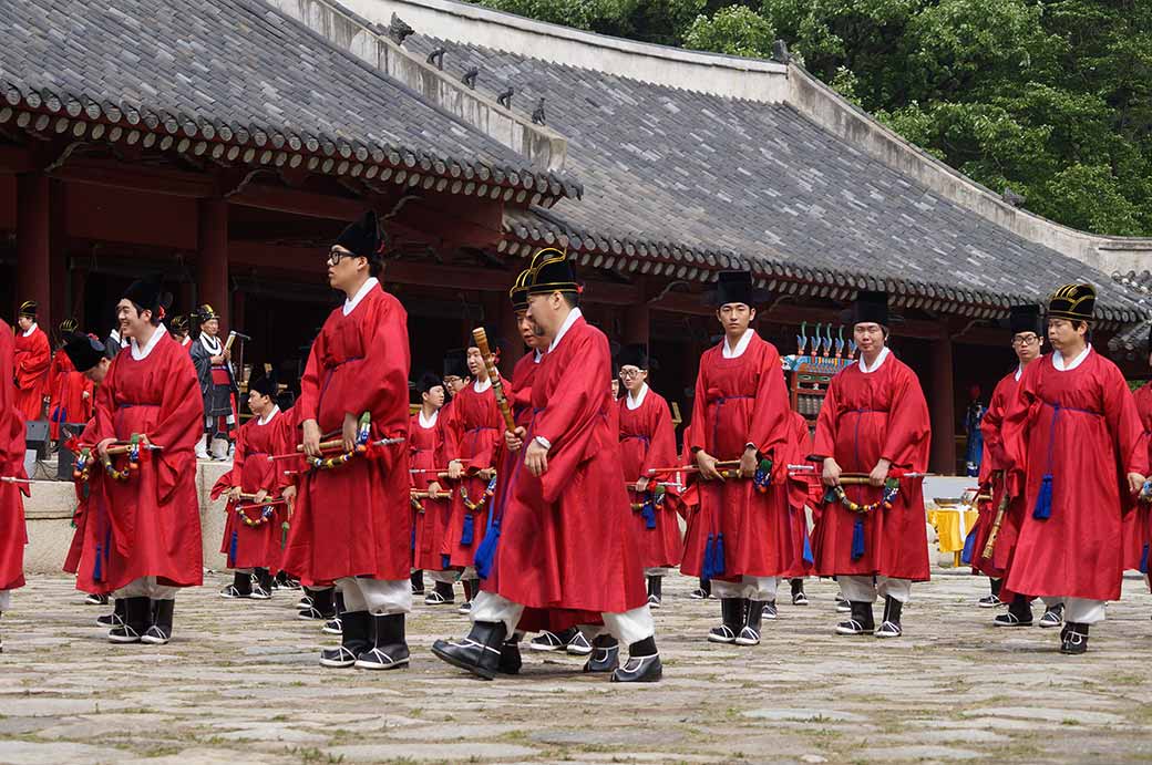 Ilmu dancers