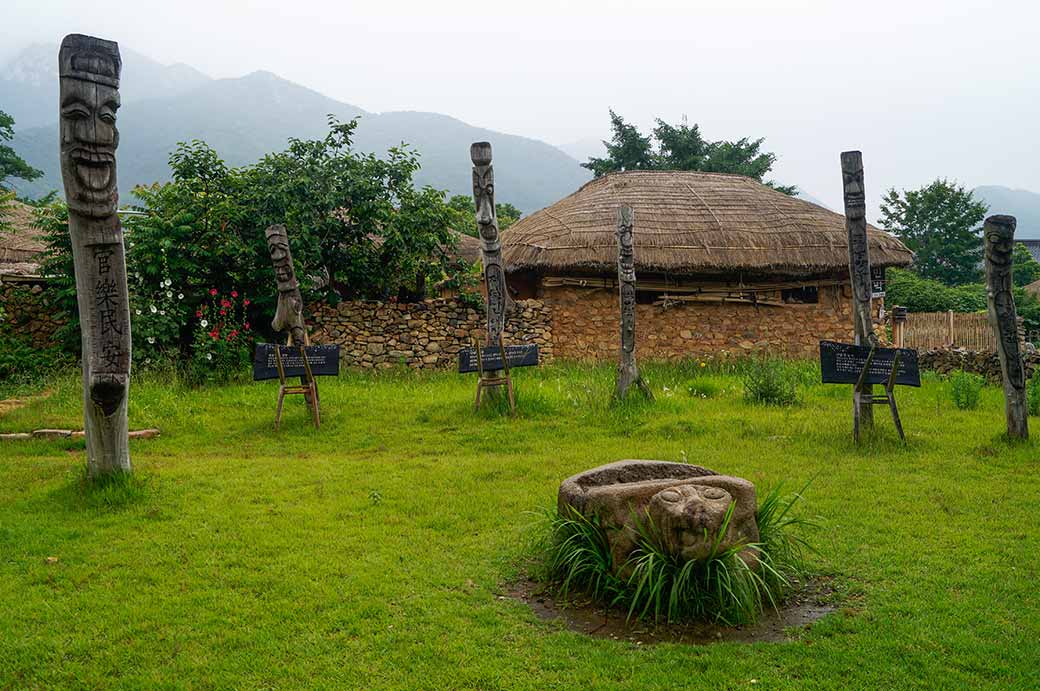 “Changsung” guardian poles