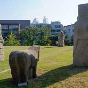 Statues, Samreung Gongwon