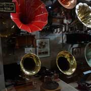 Horn phonographs