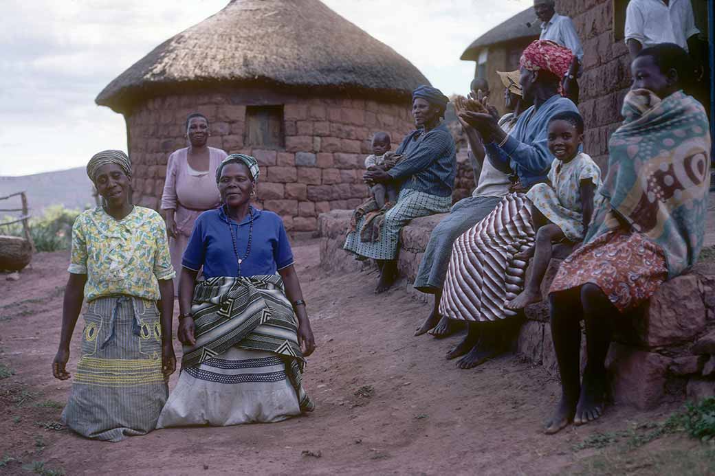 The 'Mokhibo' dance