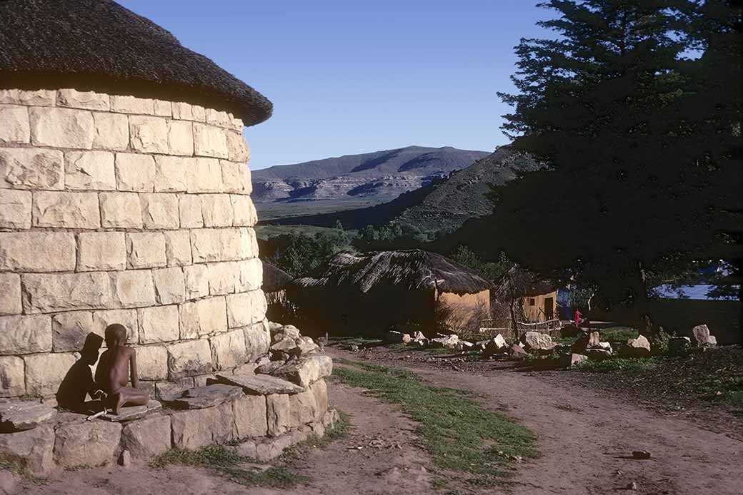 Maphotong village