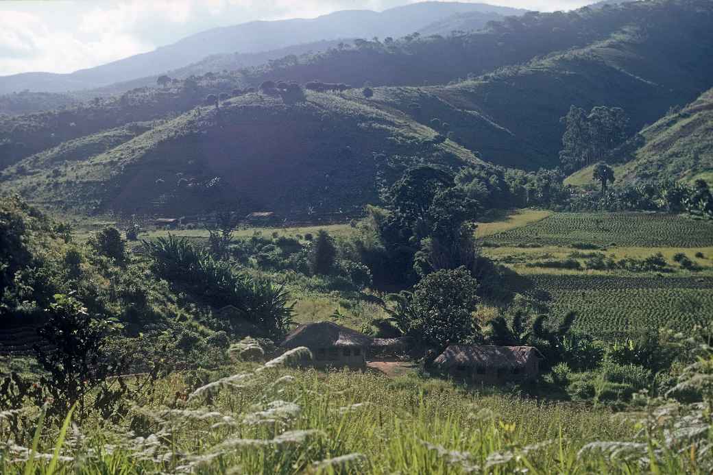 Farms and hills south of Livingstonia