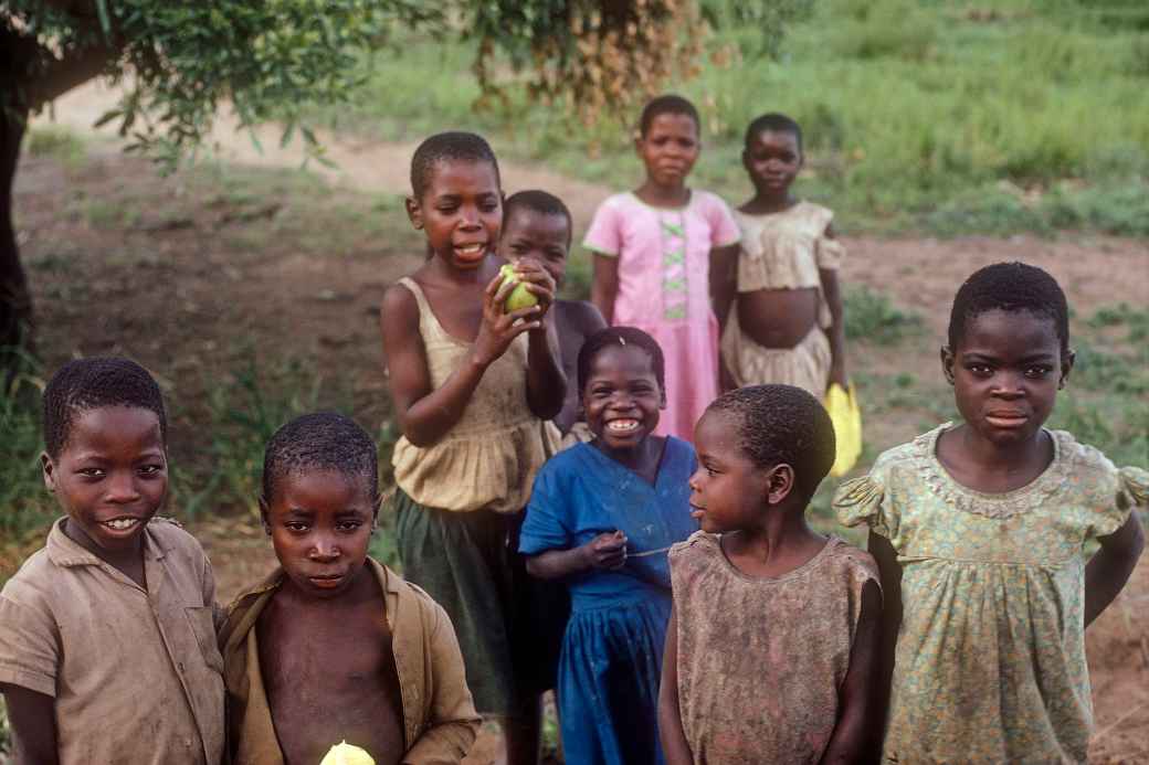 Children between Salima and Nkhotakota