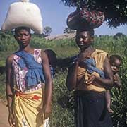 Women along the road to Chitipa