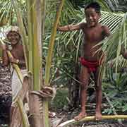 Happy children, Woleai