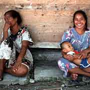 Women and child on Murilo