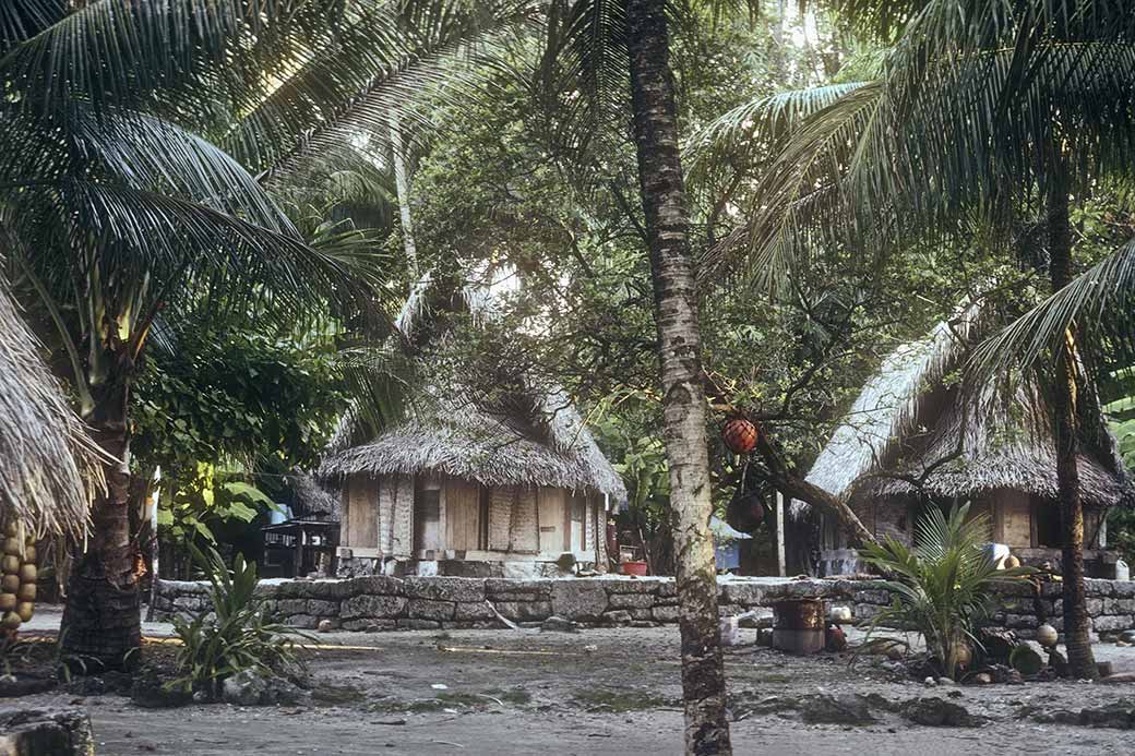 Traditional houses, Eauripik