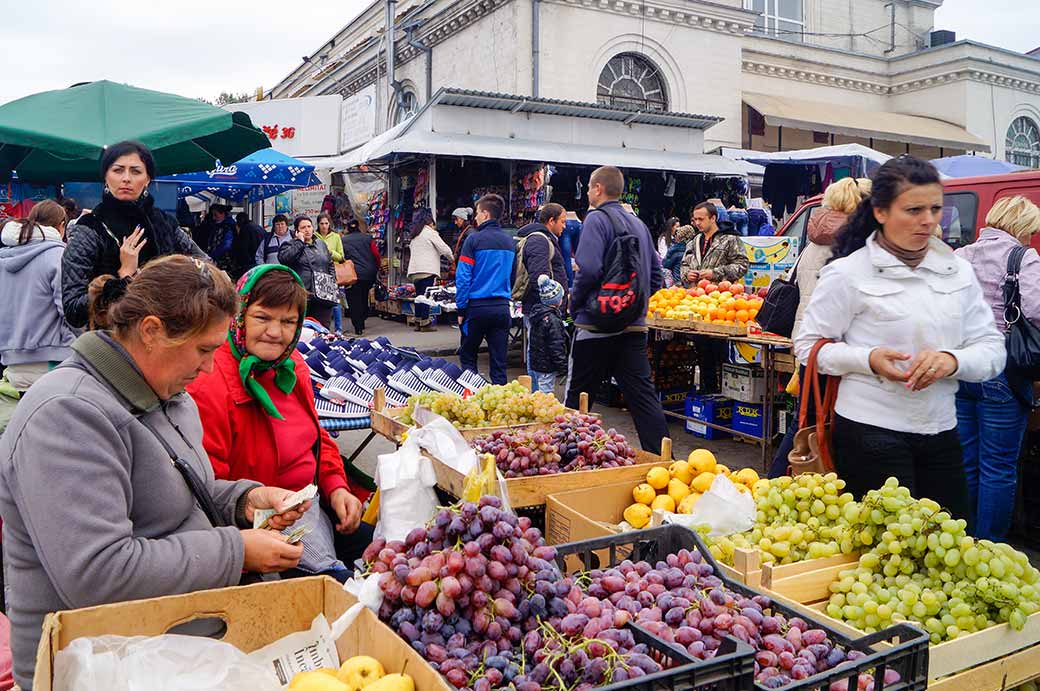 Chişinău vegetable market