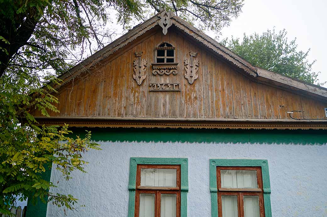 Wooden façade, Comrat