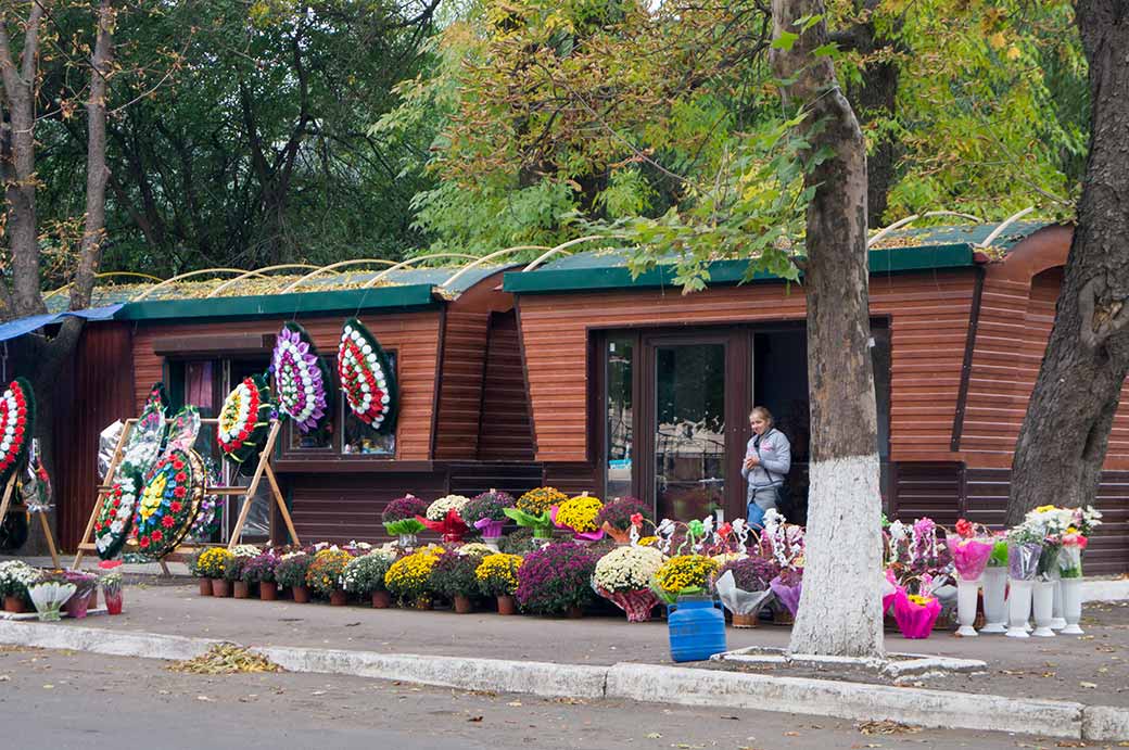 Flower and wreath shop, Soroca