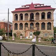 Palatial Roma houses, Soroca