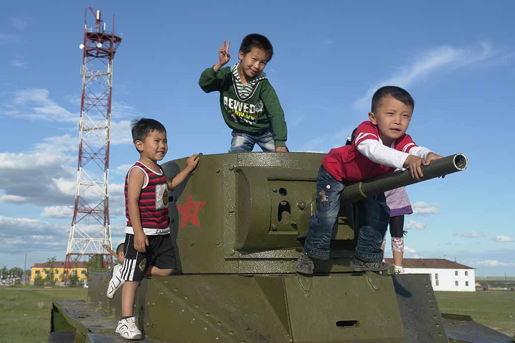 Children on tank