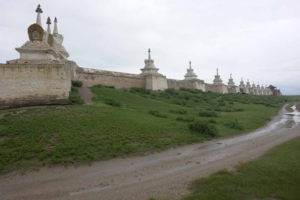 Erdene Zuu wall