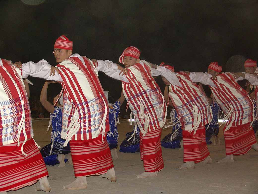 Karen men dance